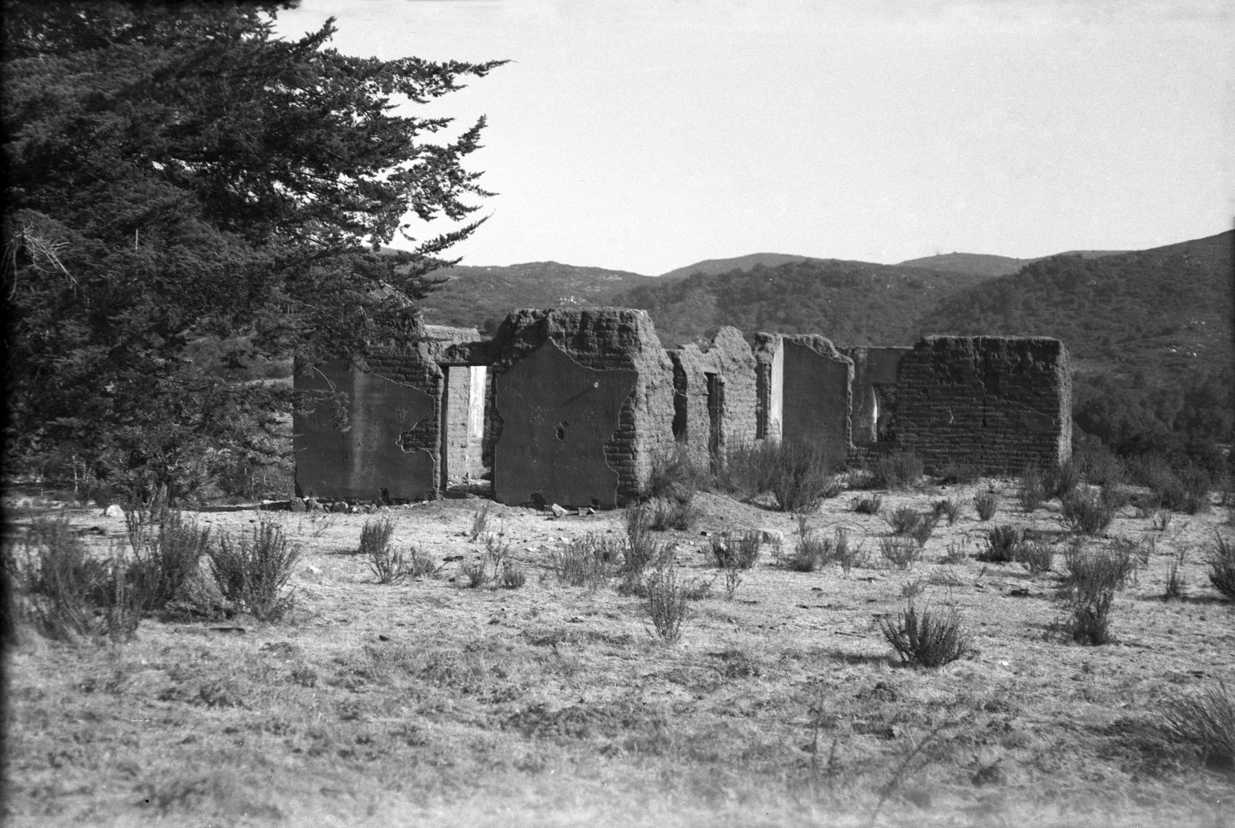 Standing adobe ruin walls, October 1938
